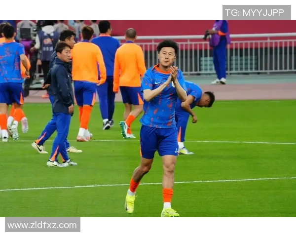 足球明星纷纷开通抖音平台分享生活与训练瞬间引发粉丝热议